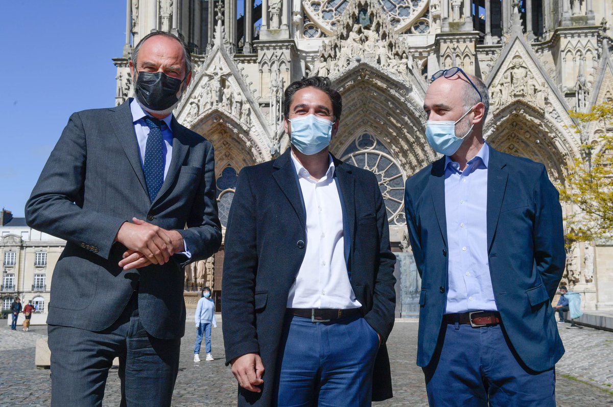 ArnaudRobinet's tweet image. Ravi de recevoir cet après midi à Reims mon ami Edouard Philippe qui signe avec Gilles Boyer un livre plein de hauteur sur l’art si compliqué de gouverner. Un art dont il a clairement montré qu’il l’exerçait avec talent, élégance et une vision pour la France !