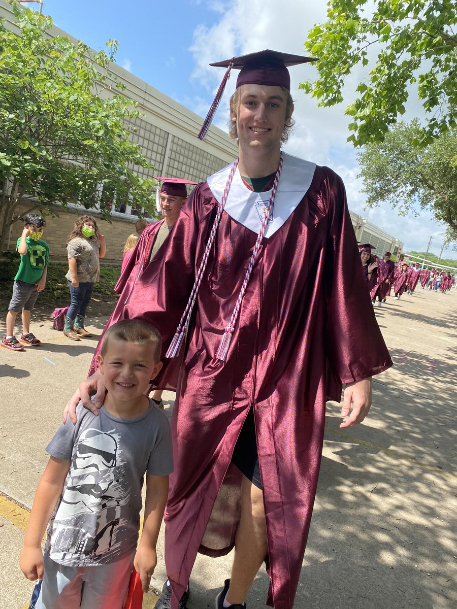 Thank you @LOCKHARTHS and @LockhartISD for this memory! @CFELISD #Seniors2021 #StephensonsScholars #First2ndGradeClassToGraduate #Cousins