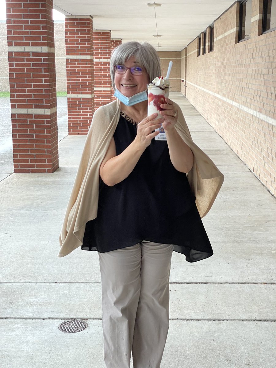 Mrs. Rodriguez tweet media