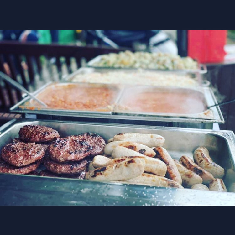 Sweetasanut's tweet photo. Our official launch as the new caterers at Highcliffe Golf Club was on Saturday. A bbq for 120 hungry golfers.
Menu
Butchers quality burger in a brioche bun
Butchers quality Cumberland sausage
Chefs baked beans aka “dirty beans” 
Coleslaw
Potato salad
#bbq #itswhatwedo https://t.co/IAFIrVlUsT