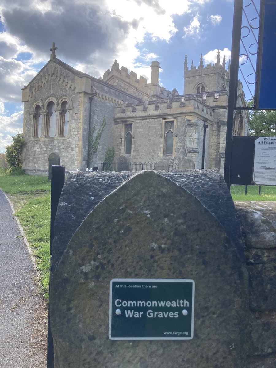 PaMemorial's tweet photo. #Harworth All Saints Church #Notts @CWGC #WarGravesWeek.

Norman Black, son of John &amp; Edith of #Bircotes.

Fred Dawson, son of Thomas &amp; Sarah of Burg le Marsh, husband of Elsie, Rose Cottage, Harworth.

TY Friends of All Saints for the flags.

#ShareYourTribute
#RememberedHere https://t.co/aIOcbMmtz3