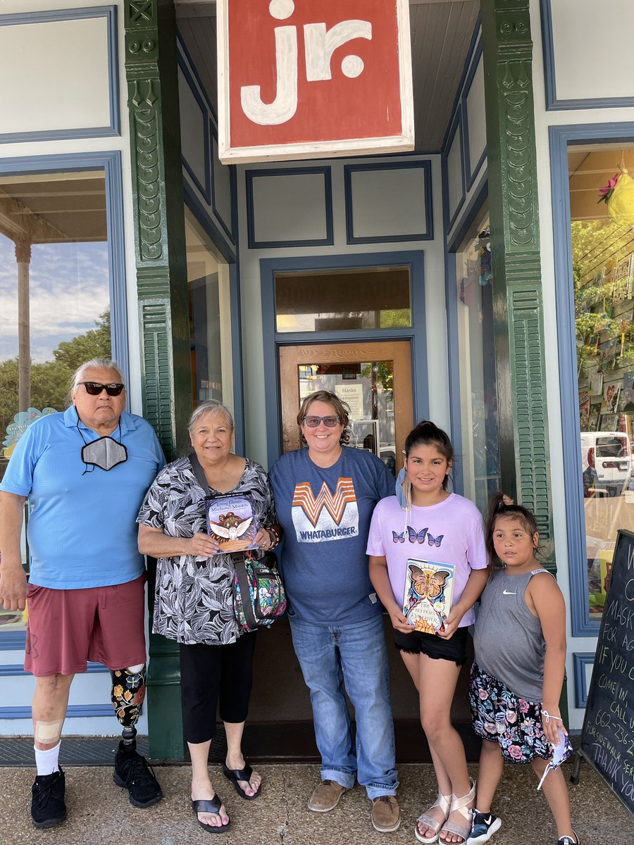 squarebooksjr's tweet photo. Today realized that two young Objibwe girls used to attend storytime and that one of their Native American grandparents is friends with the author of a debut bestselling novel that is a new favorite favorite. #winning #objibwe #respectthedisenfranchised #findyourselfinabook https://t.co/ynZSyC4ZXQ