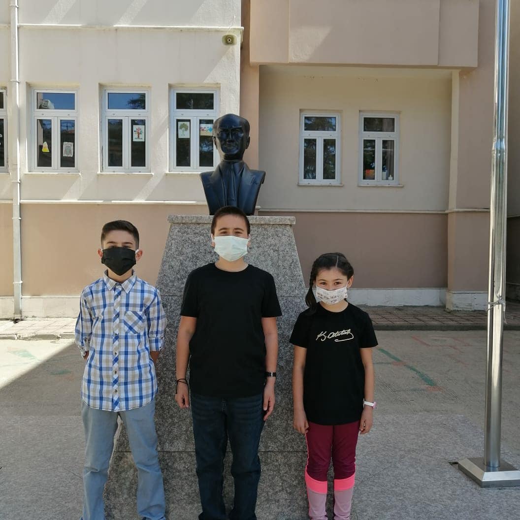 Satrançta Türkiye Şampiyonasına Doğru

Okulumuz öğrencileri Kütahya' yı gururlandırmaya devam ediyor. Okulumuz öğrencilerinden Fatih GÜNAYDIN, Beren KAMER ve Mustafa Bera SUNAL Türkiye Satranç Şampiyonası  yarı finallerinde Kütahya'yı temsil edeceklerdir.