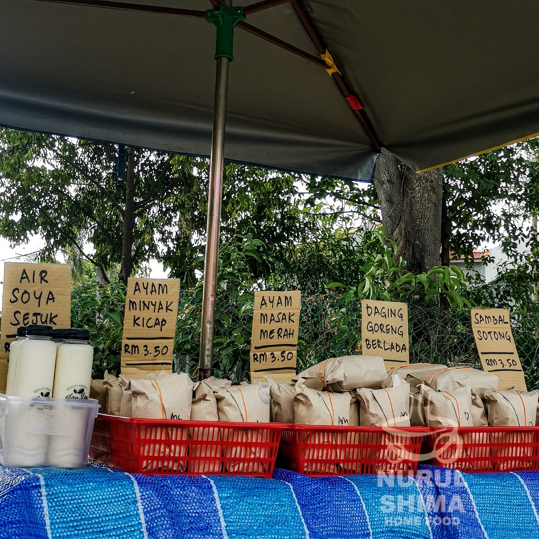 NurulShima_3's tweet photo. Tak kaya pun, tapi cukup balik modal walau untung kecil. Yg penting, ramai tidak kelaparan sbb mampu beli. Alhamdulillah https://t.co/rS6bQsghLj