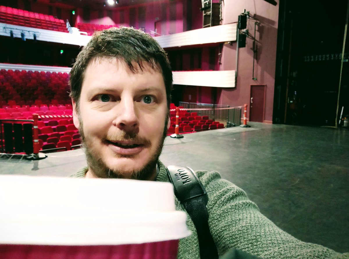 I've been so lucky through the last year to be able to continue working, and even have opportunities to continue making musical theatre for the screen. But I couldn't help but smile walking back into a theatre. 😁 Unless it was just the Costa. 😅