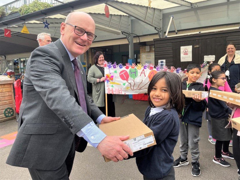 Smiling faces!  Mayor John Biggs delivering laptops to children at Blue Gate Fields School thanks to donations to our #EveryChildOnline campaign.  Delivering laptops for learning = Delivering empowerment!