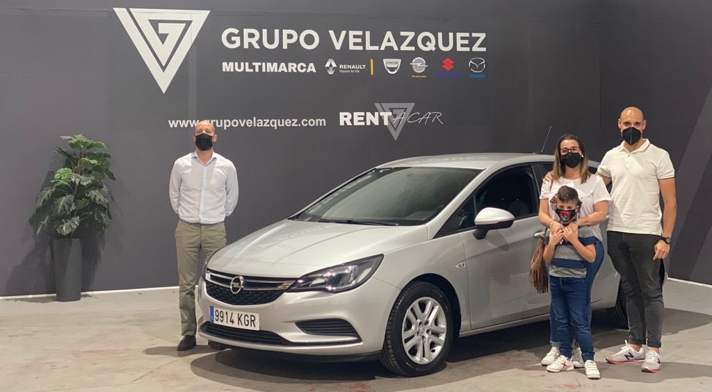ReporterosJerez's tweet photo. En @GrupoVelazquez la cercanía, el trato, el servicio y la calidad son una constante, por ello no extraña que cada vez sean más los clientes que confían en ellos. #concesionario multimarca en #Jerez y #Lebrija https://t.co/AiumnLaIuV