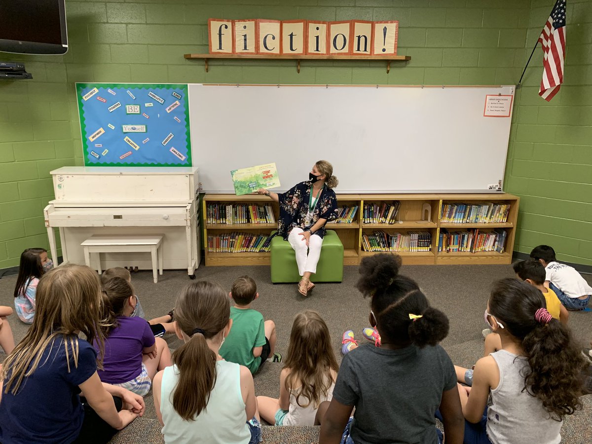 IRE129's tweet photo. 1/4 Todayโs โlook ahead to 1st gradeโ began in the library with Mrs. K. We found lots of books weโd love to check out and Mrs. K read us a great story. #welovebooks #kindergartenrocks #readyforfirstgrade https://t.co/8cNWahUhnq