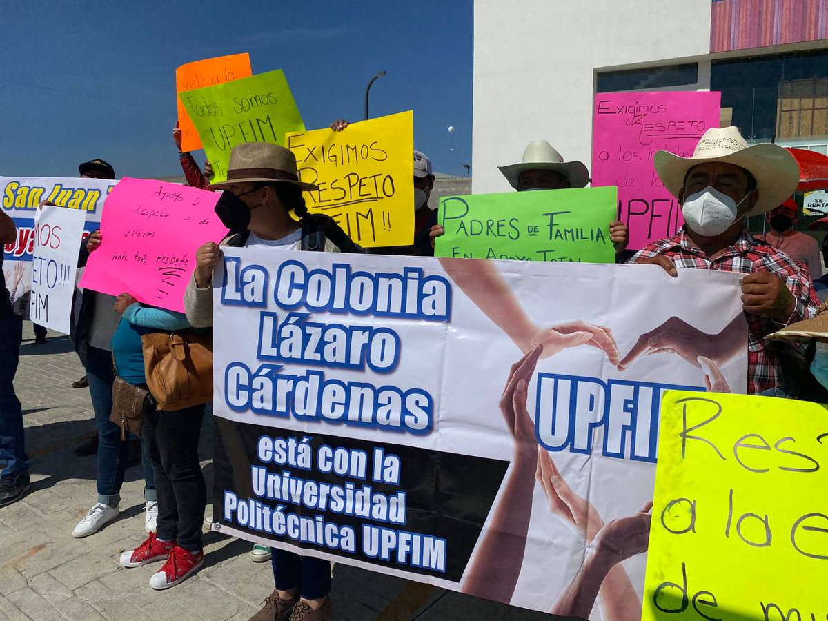 MilenioHidalgo's tweet photo. #Entérate Acuden cerca de 90 personas de localidades y colonias del municipio de Francisco I. Madero al @CongresoHidalgo para pedir que no se permita la reapertura de la Normal del Mexe en Tepatepec #Hidalgo. Llevan 3 oficios y 2 mil 200 firmas de apoyo. https://t.co/avOdqQD40T