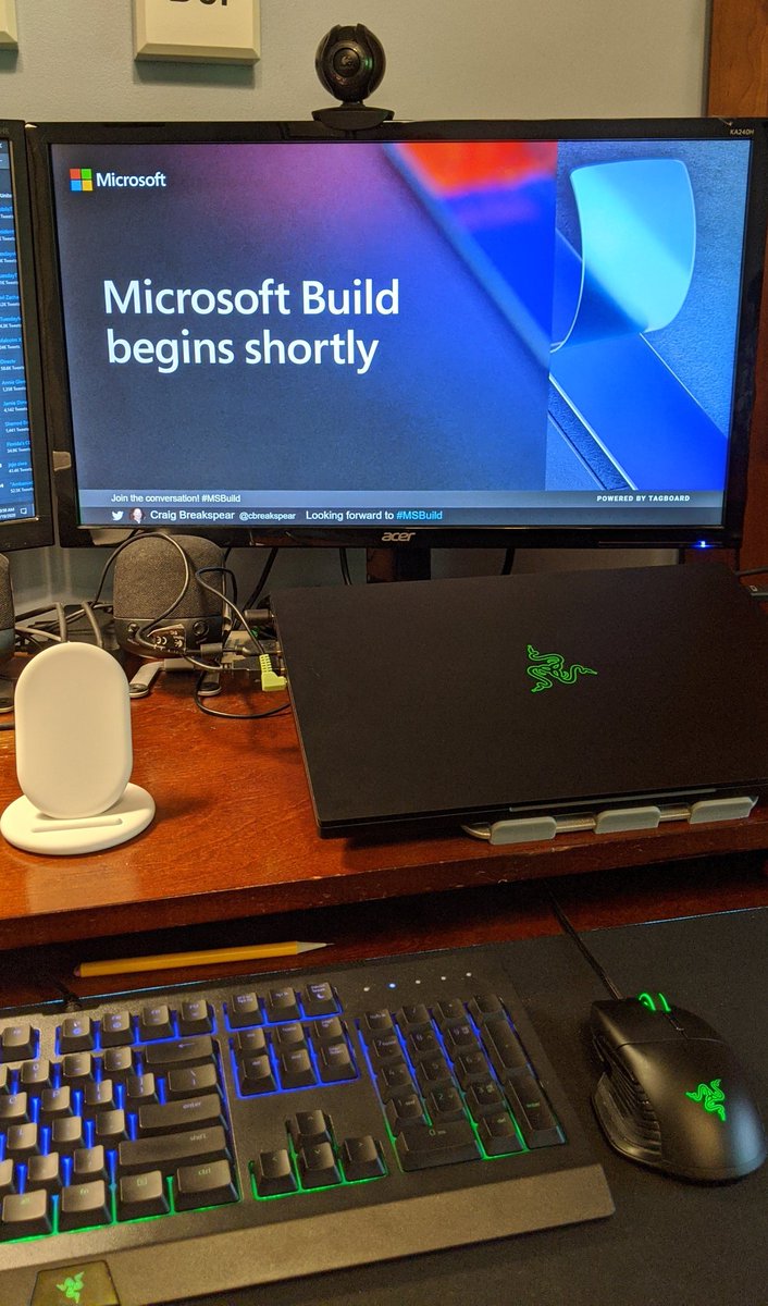 Eli_Weitz's tweet image. My setup for #MSBuild2021 vs. #MSBuild2020... Sneaking sessions during break at work this time! Still having so much fun!
