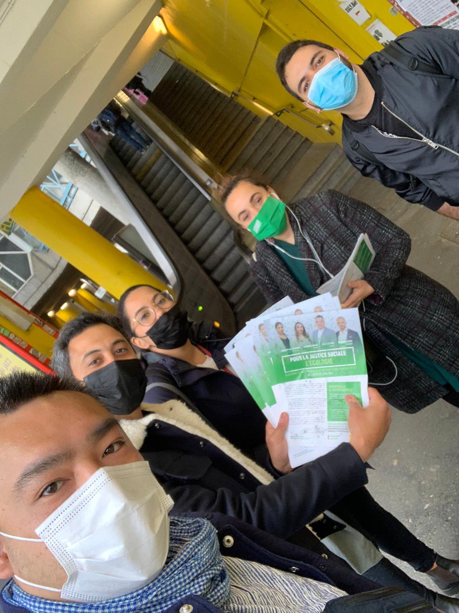 EELVIvry's tweet photo. Le soir aussi on est là 😉 à la rencontre des habitantes et habitants du centre ville pour détailler nos propositions pour les élections départementales et régionales ! #ivry #avecbayou #eelv https://t.co/t47M3zulct