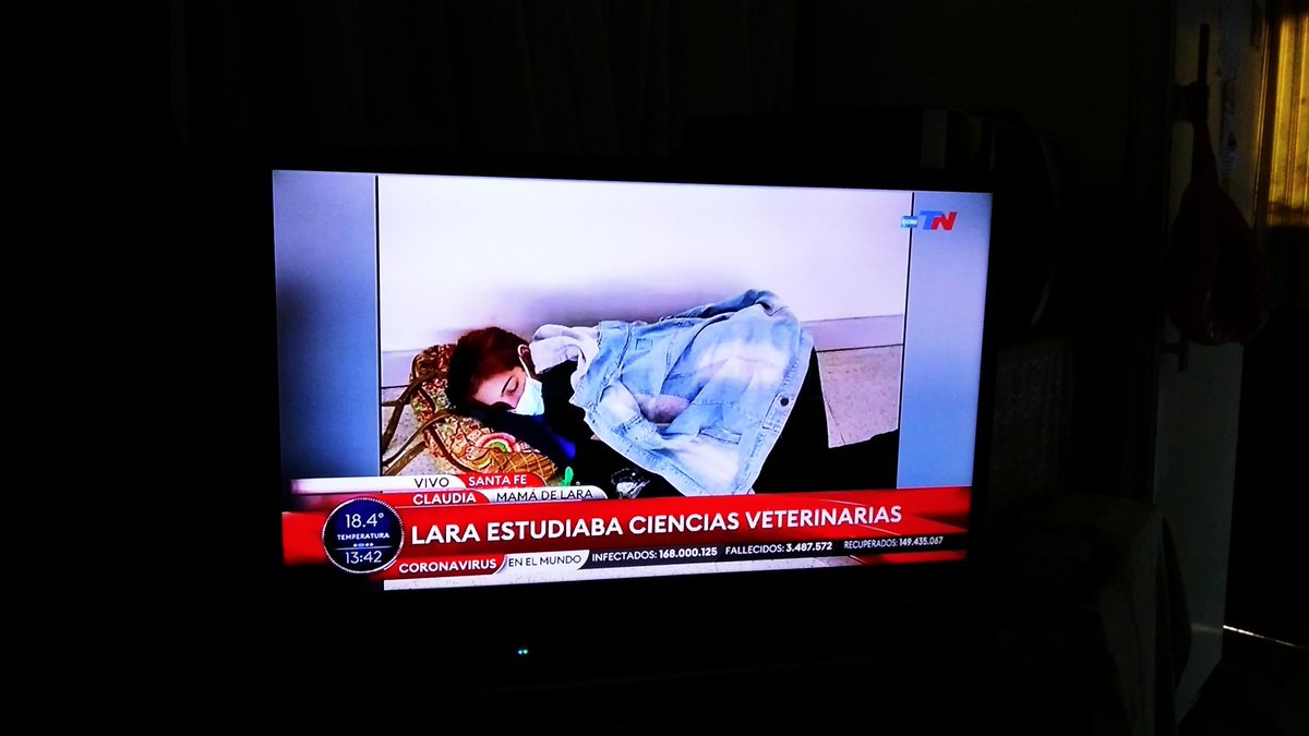 Maurostereo's tweet photo. Justicia para Lara, está joven no debería haber muerto de covid19... https://t.co/TuQCuKePtg