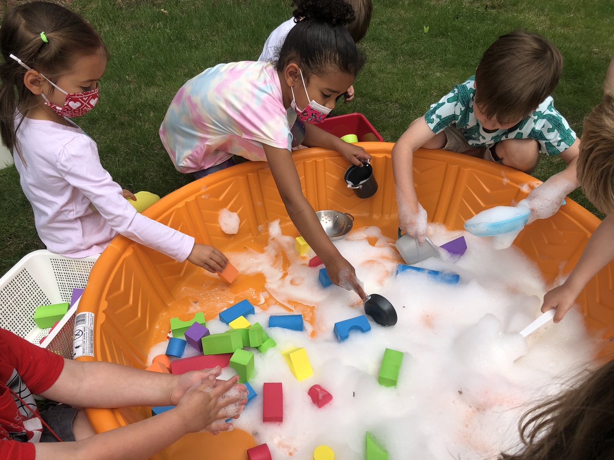 USMLowerschool's tweet photo. Day 2 of the @lifeatusm PA WOW fun. PK, foam, and ducklings (courtesy of our @Stacy_Peterson3 kinder friends) - it doesn't get better than this! @gbongiorno @jenkep https://t.co/Z34zpKFllm