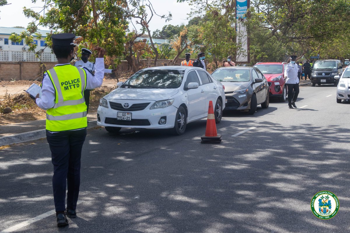 AccraMetropolis's tweet photo. 35 drivers arrested in Accra for speeding: fined GHC 8,460

Some 35 drivers have been arrested in Accra for flouting road traffic regulations.

The drivers were arrested on Thursday morning during a speed enforcement exercise by the Accra Central MTTD...https://t.co/L2qAW9DVGu https://t.co/JGQNXujFR0