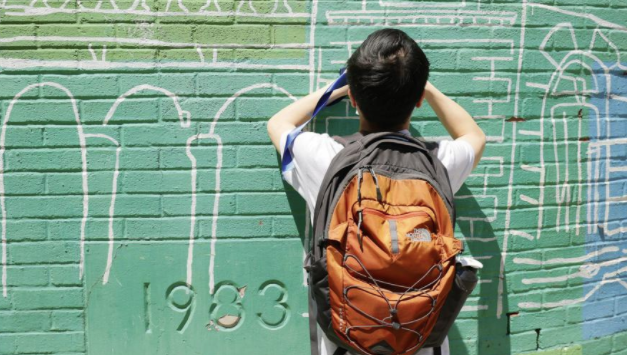 Forbes's tweet photo. New York City will be fully reopening in the fall with no option for online learning—here's what other major school districts are doing: https://t.co/afO6n1pNZn https://t.co/Y3AEPFFzNh