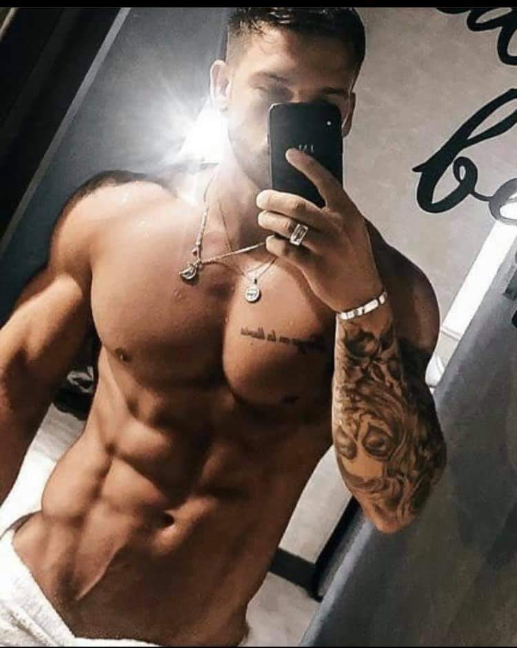 EvaLeNoirAuthor's tweet photo. #TGITuesday #towelchallenge Summer's almost here.@KarenCundy @martitagomezl @MargaretProvenz @josilver1984 @Chriss1248 https://t.co/2klfJB1HSn