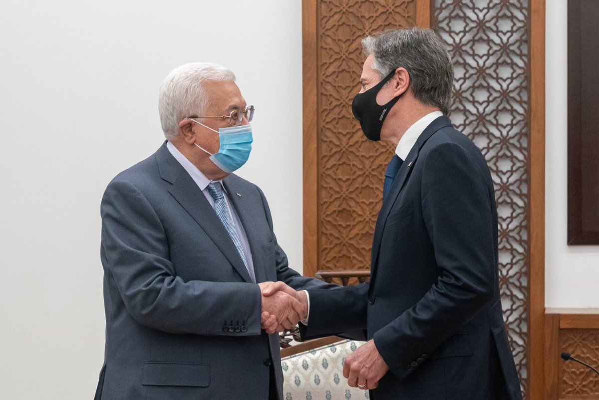 SecBlinken's tweet image. Productive discussion today with Palestinian Authority President Abbas and PM Shtayyeh today. We discussed deepening America’s partnership with the Palestinians and spoke about the need to advance equal measures of freedom, security, and prosperity for Palestinians and Israelis.