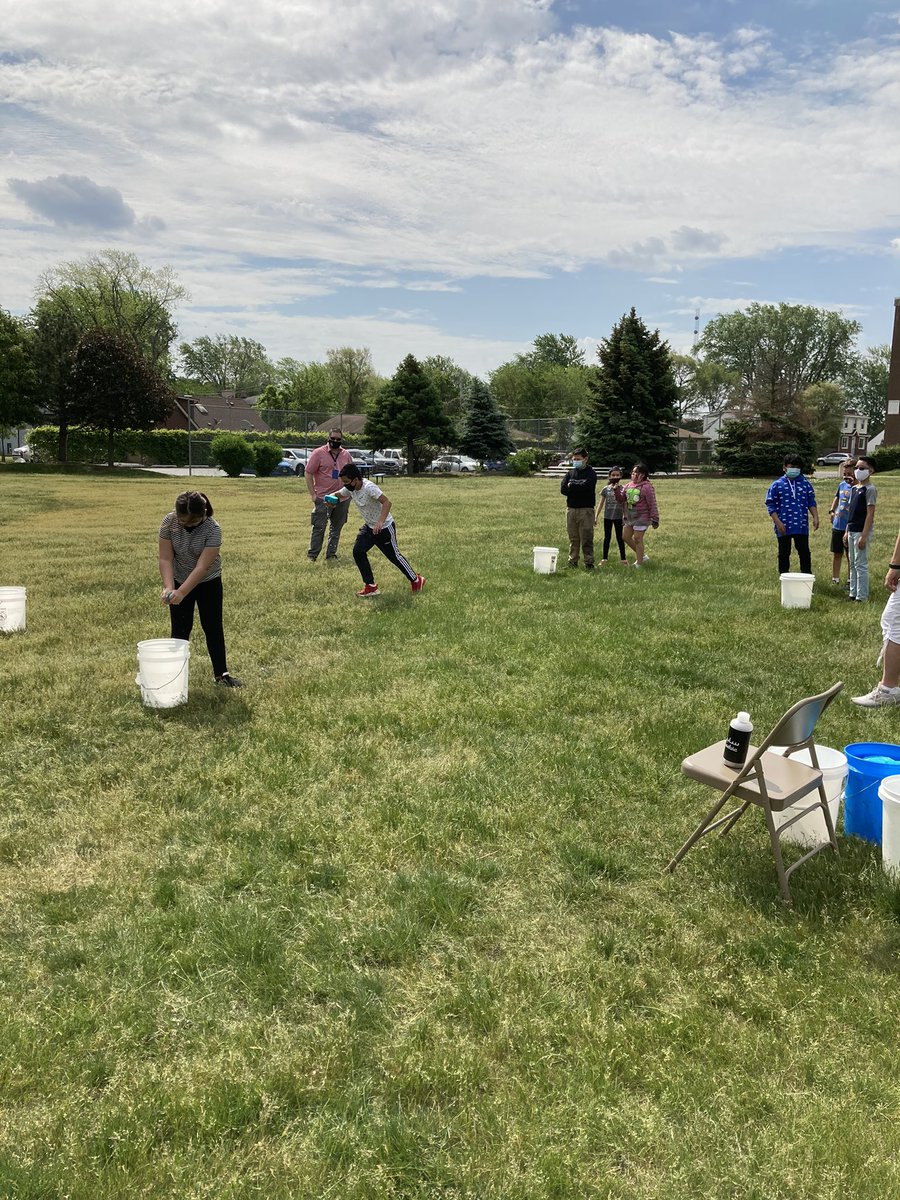 Day 2 of <a href="/RileyD87/">Riley Intermediate</a> Field Week was a success! It was awesome to spend the morning with our kiddos and play games outside in the nice weather! #RAWR