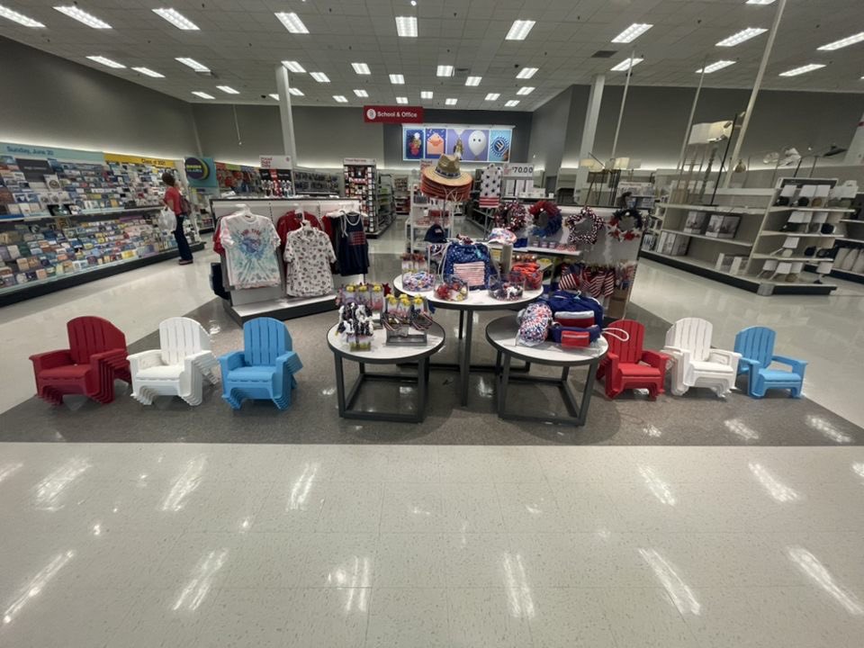 ❤️🤍💙 Who is ready for Memorial Day? We have everything you need for your party and to enjoy some fun in the Sun ☀️🇺🇸 #MemorialDay #TARGET  <a href="/RobertYep/">Robert yep</a> <a href="/Jfofana16/">Jenneba Fofana</a> <a href="/Le_Hulett/">Leandra Hulett</a> <a href="/justinakahn/">Justin Kahn</a>