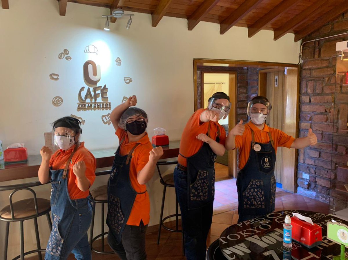 velitassss's tweet photo. El CAFÉ CREAR UNIDOS es una apuesta a la inclusión de personas con discapacidad intelectual 🌟 
Visitar este espacio y tomarse un café con algún pastel y ser atendido por personas completamente CAPACES y llenas de felicidad recarga🤩 https://t.co/jSqiuCbvv9