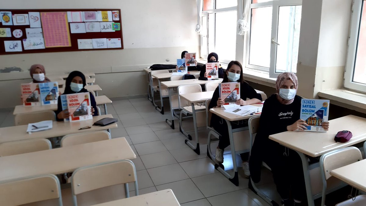 ImamSusehri's tweet photo. Milli Eğitim Müdürlüğümüz tarafından gönderilen LGS Deneme kitapları öğrencilerimize dağıtılmıştır. Emeği geçen herkese teşekkür ederiz. @valisalihayhan @ebubekirsavasci @Erkanyldz_ https://t.co/GeBniK656R