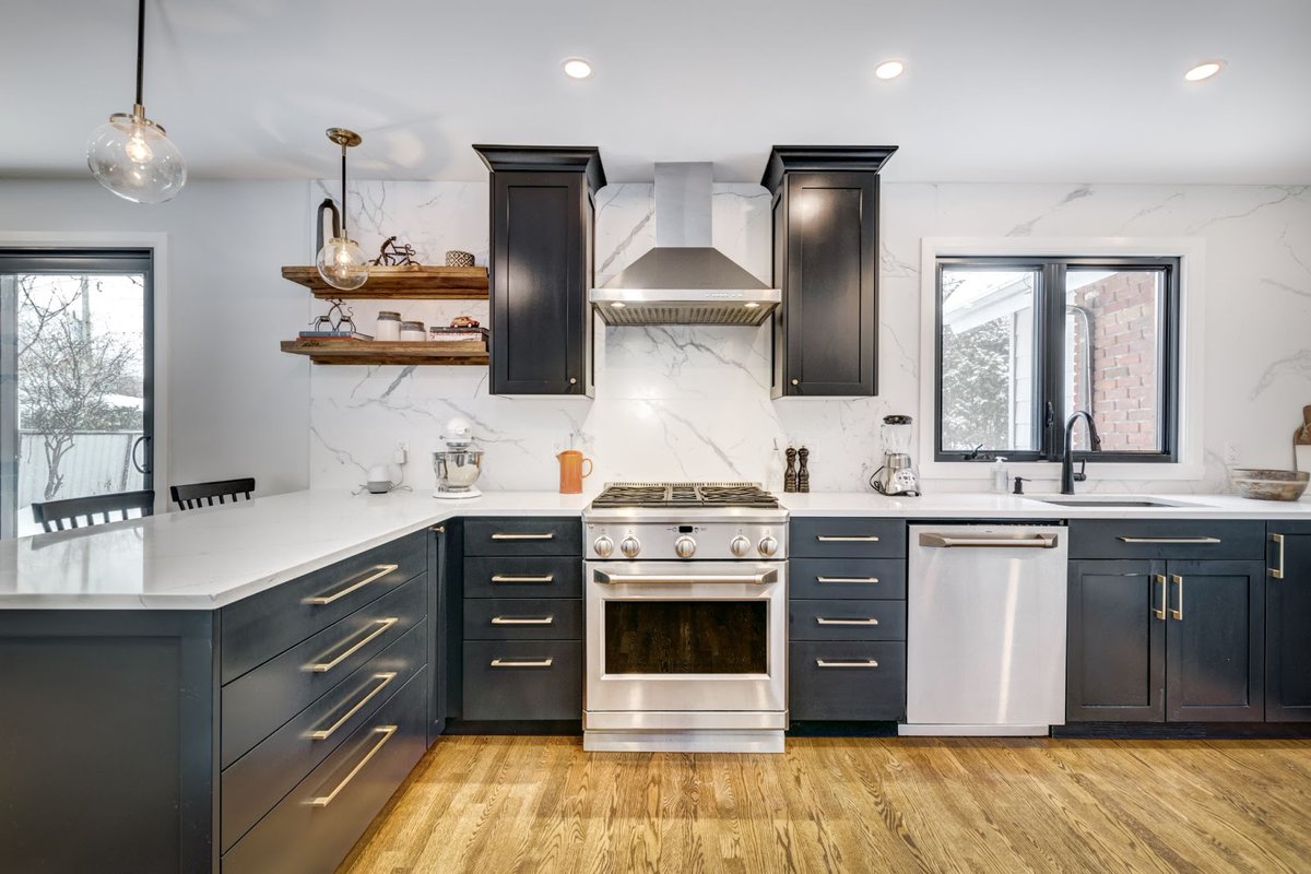 CapKitchen's tweet image. Don’t just sit on the ideas for the #kitchen of your dreams, take action in a #stylish and #affordable way! Cabinet facing and resurfacing is our specialty. bit.ly/3lkHTTQ