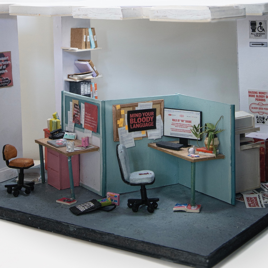 bloodygood__'s tweet photo. 🔴 There's NO PERIOD SHAME HERE. 🔴
How bloody INCREDIBLE is this mini office set by Daisy Blower?! We're blown away by this piece & all of its incredible details—shout out to the bloody office chair.
#NoShameHere #BloodyGoodPeriod #DaisyBlower #SetDesign #SetPiece https://t.co/ZR1w4OxKGG