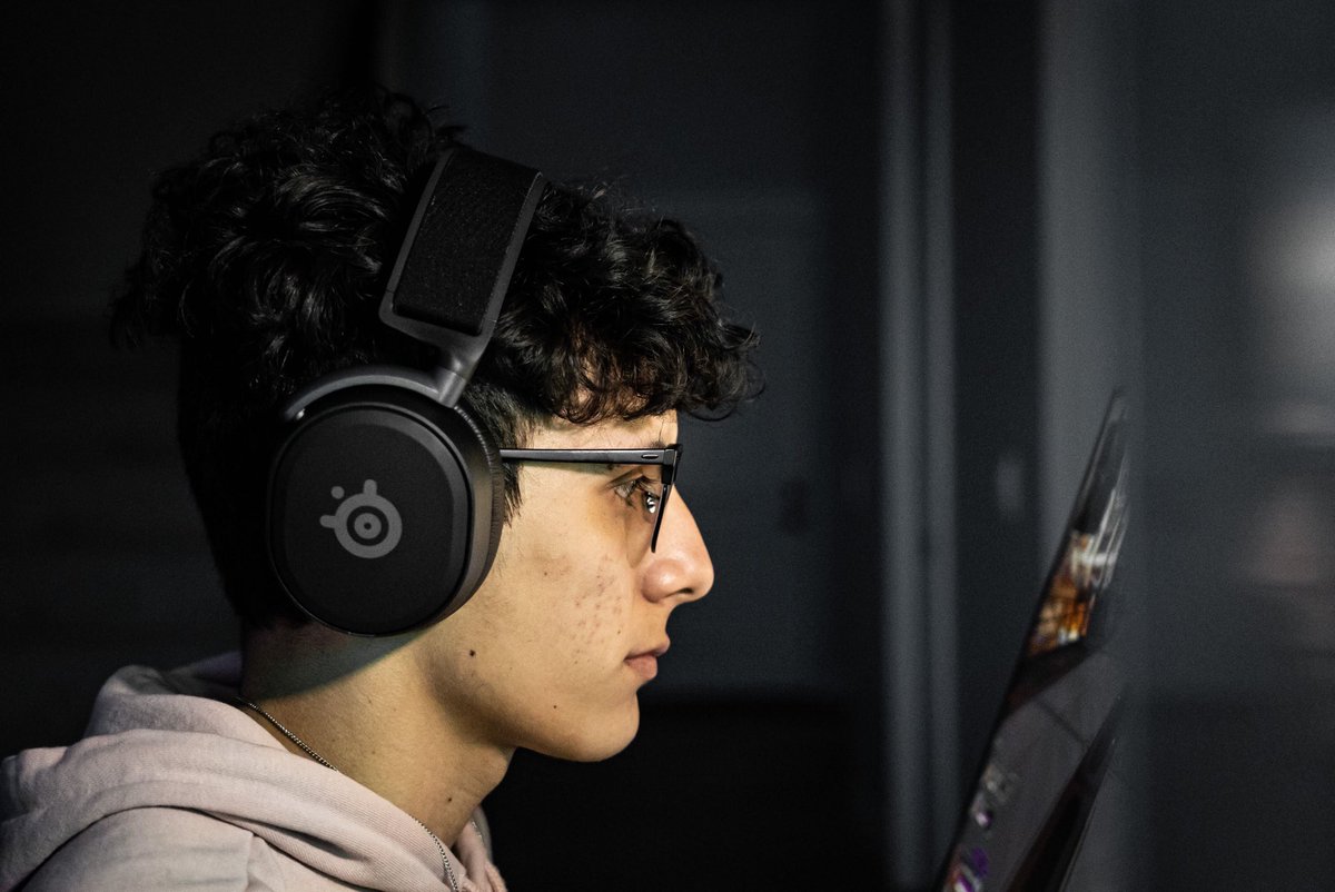 Spacestation's tweet photo. 🎧All NEW SteelSeries Prime Series🎧

       Want to compete with the best?
               😉ᗯE GOT YOᑌ😉

RT and follow @SteelSeries &amp; @SpacestationGG by May 28th for a chance to win a Prime set! 

👉🏼Arctis Prime Headset
👉🏼Prime Wireless Mouse https://t.co/dNMBJgdBbB