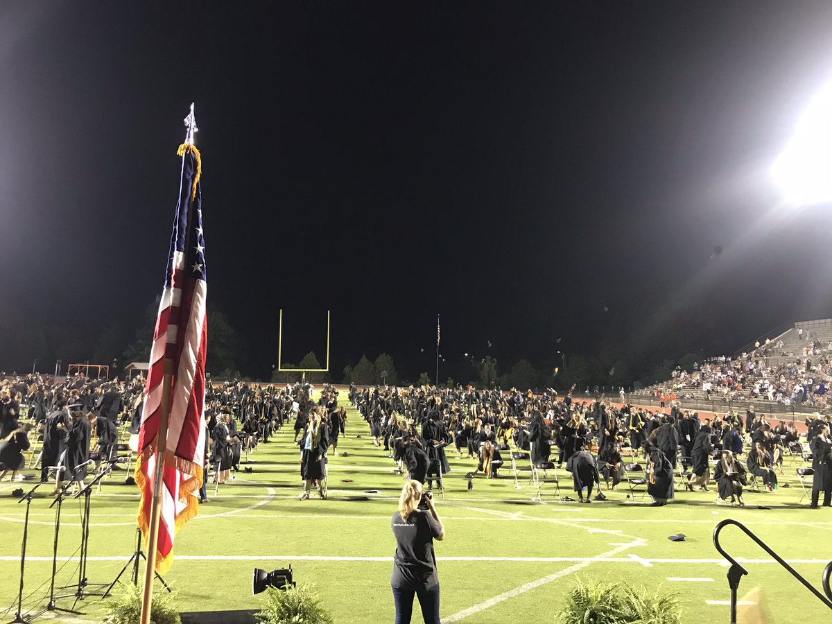 Jennifer_Hogan's tweet photo. What a great night last night!! With my upcoming retirement, it’s hard to believe this was my last one!! #hooverpride #onceabuc #HCSstrong https://t.co/bj9vv4jOoa