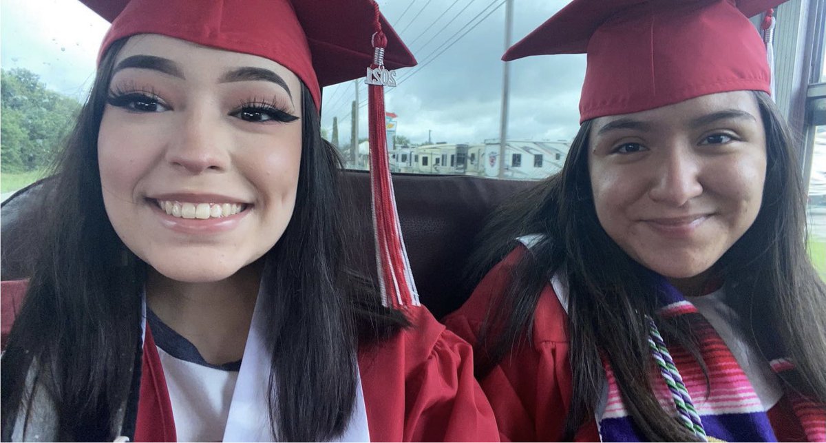JessicaAG85's tweet photo. @canyonhscougars graduating class of 2021 and a few of the 2007 first head start students to get to complete all 6yrs @FEScomal https://t.co/jbaViqnHXh