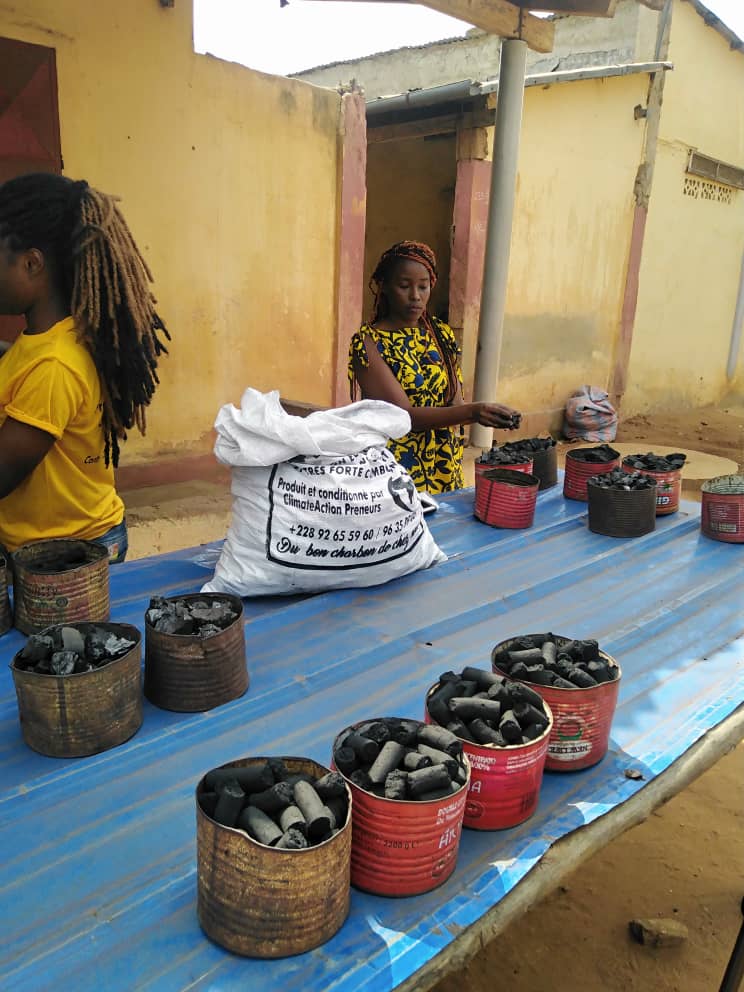 Thank you Simeonè Akikayo <a href="/Siibillion/">simeonè Akikayo</a>, CEO 
<a href="/EBApreneur_NG/">EBApreneur Solutions Nigeria</a> and #RestoreOurEarth partner of <a href="/EarthDay/">EARTHDAY.ORG</a> for this exemplary leadership. Energy #Briquettes

A great innovative skill #InnovativeVolunteerism well suited for us to shift sustainably to green a economy #SaveTropicalForests