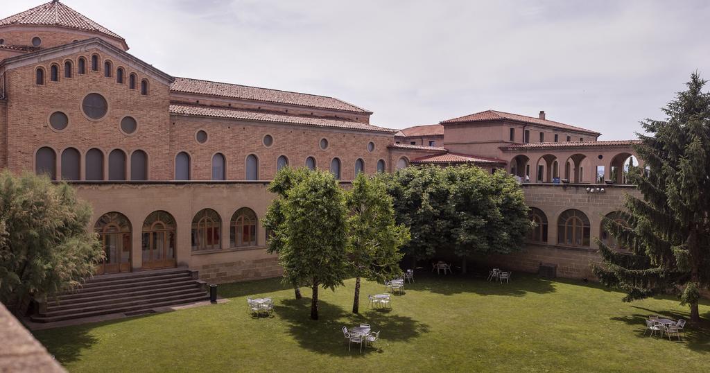 #ATENCIÓ Aquest any la V Jornada d'Atenció a les Ferides té nova seu 🥁: 

👉SEMINARI DE VIC
📍Ronda de Francesc Camprodon, 2, 08500 Vic
🗓️ 11 de juny de 2021

<a href="/SeminariVic/">Seminari Vic</a> <a href="/UVic_FCSB/">Facultat de Ciències de la Salut i el Benestar</a> <a href="/uvic_ucc/">UVic-UCC</a> @UVic_FCT <a href="/UDivulga/">UDivulga</a> <a href="/UVic_CESS/">UVic_CESS</a>