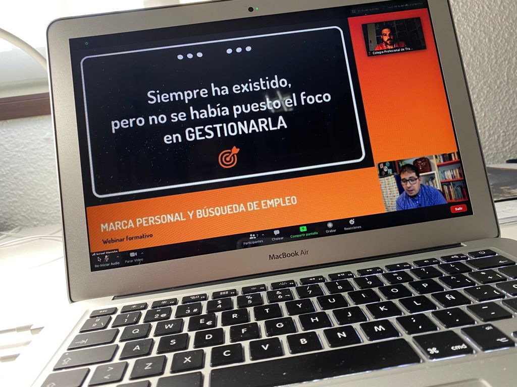 📣#EstáPasando Comenzada la 👩‍💻webinar👨‍💻  "Marca Personal y Búsqueda de Empleo", con <a href="/israelhergon/">Israel Hergón</a>, donde nos está 📣 introduciendo aspectos y estrategias de la 🔰marca personal🔰 para posicionarnos mejor en los procesos de ✅selección laboral✅ #BúsquedaDeEmpleo #MarcaPersonal