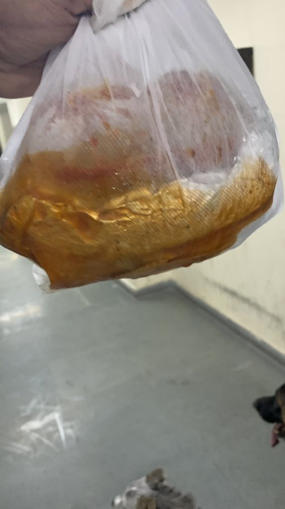 its_iconik's tweet photo. @SwiggyCares hi my order number is 105032369277. I rcvd the order fully wrapped in chutney and sauce. I cant serve this food to my guest so i want full refund and swiggy support is unable to assist. Pathetic customer experience with @swiggy_in. Its better to order from @zomato https://t.co/cSljPmSjB2