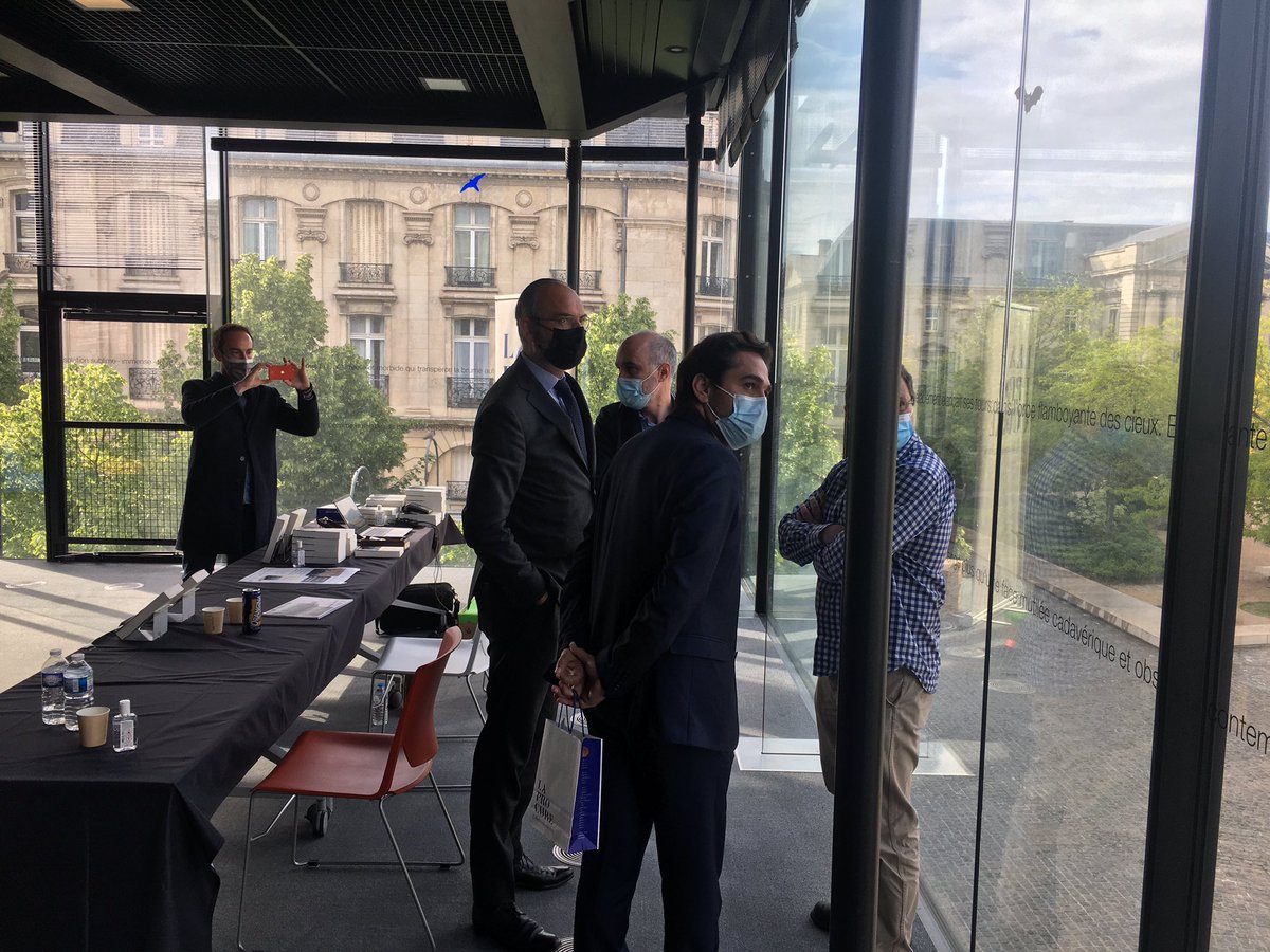 M_Lagasse's tweet image. Dédicace d’@EPhilippe_LH et de @GillesBoyer à la médiathèque de #Reims pour leur nouveau livre. Un moment privilégié en présence d’@ArnaudRobinet avant d’entamer la lecture de ces précieuses analyses, écrites par deux acteurs majeurs de la vie #politique française actuelle.