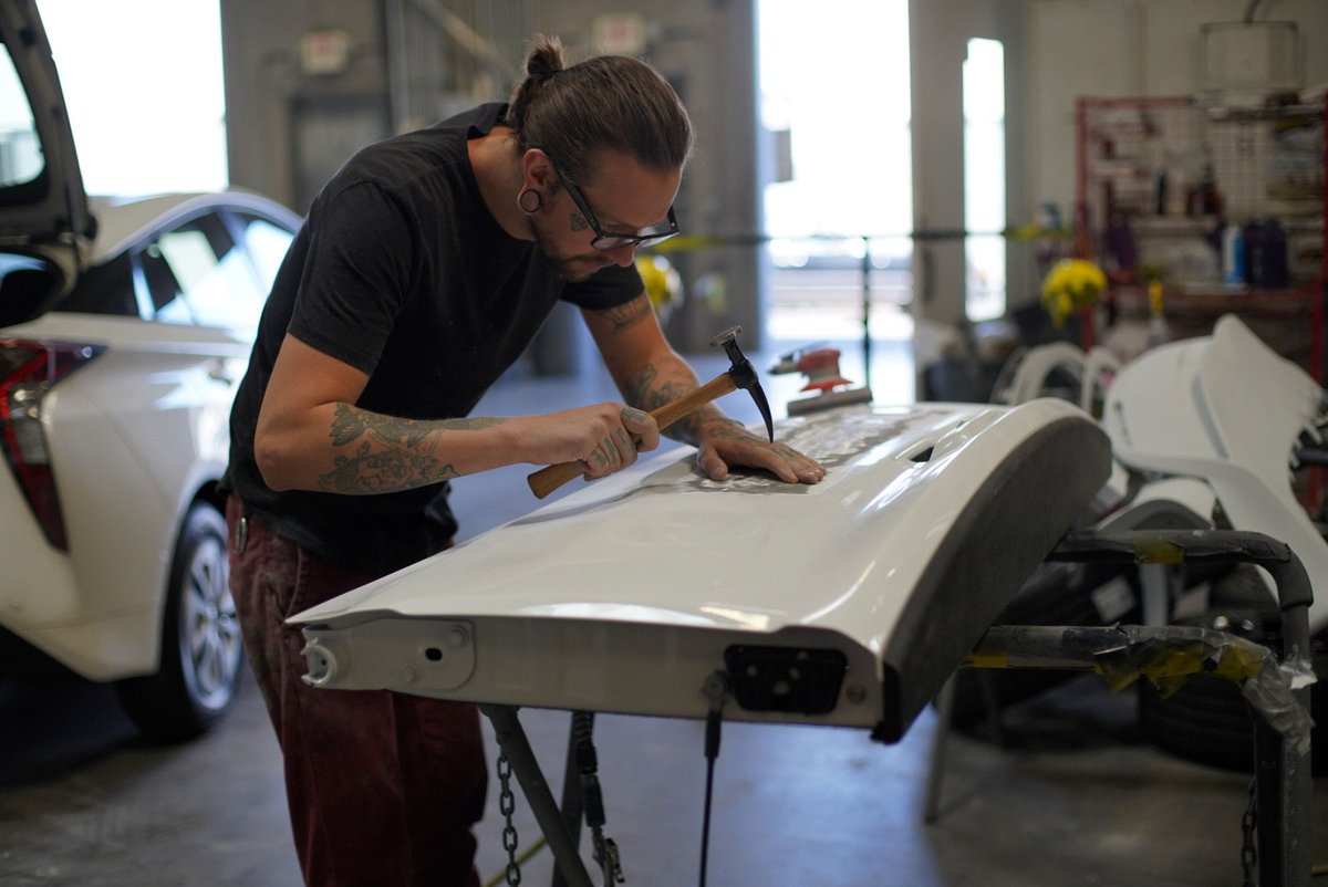 FindlayCustoms's tweet photo. Happy Tuesday!

We are kicking our morning off with some custom glazing for this TRX

Stay tuned to see the photos of the finished job https://t.co/lVq5l2lbXY