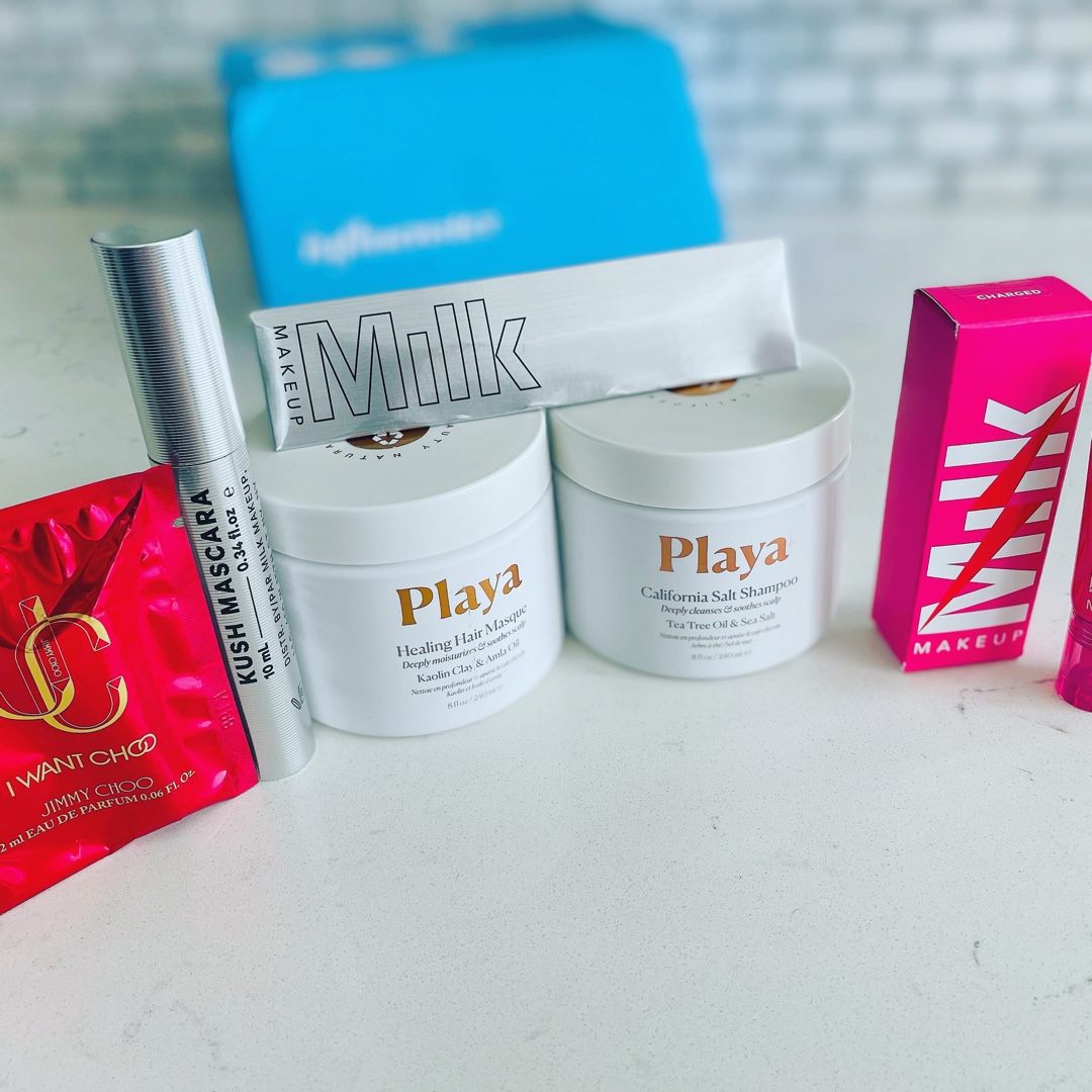 kmallas87's tweet photo. Got me a #SpringRefreshVoxBox #complimentary from @Influenster with some amazing products from @jimmychoo @milkmakeup @playaproducts My personal fave is the Playa California Sea Salt shampoo. Weekly refresh for my scalp to cleanse all the unwanted impurities and product. https://t.co/FngbqFF3CX