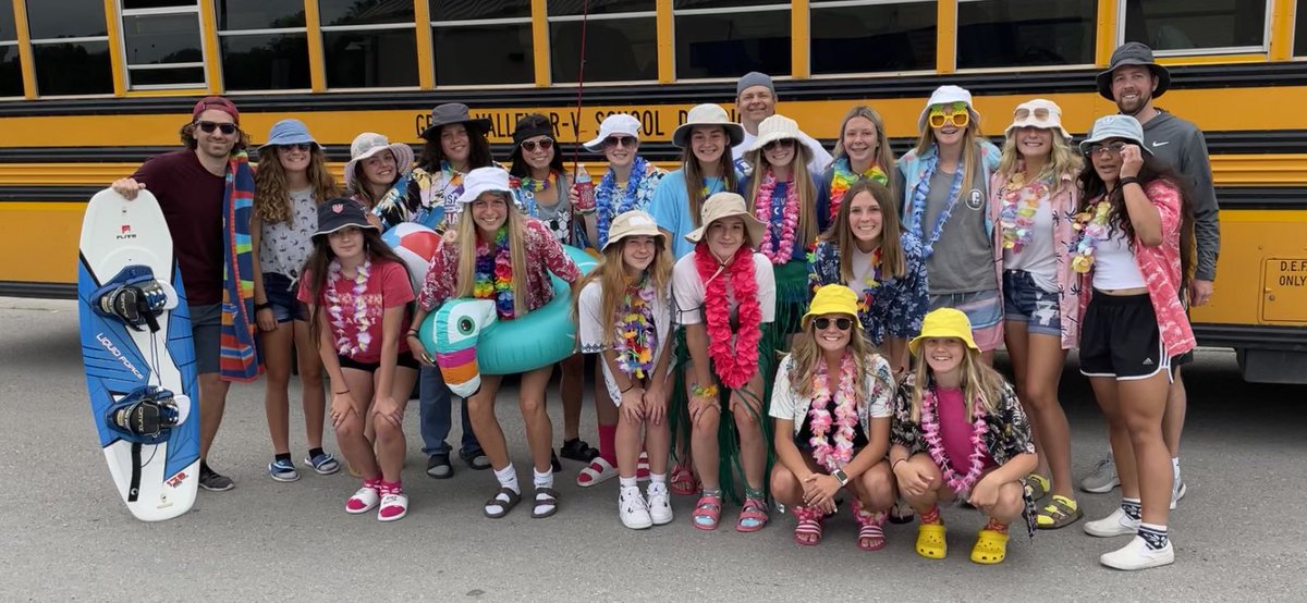 Not exactly ☀️ but for some reason still feels like a great day to head to the lake with the squad 🏄‍♀️🚤🎣