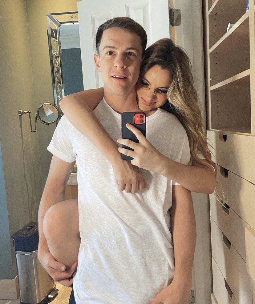GuaynaaDaily's tweet photo. 🤍 @lelepons vía Instagram Post. https://t.co/LYzYvFAAtG