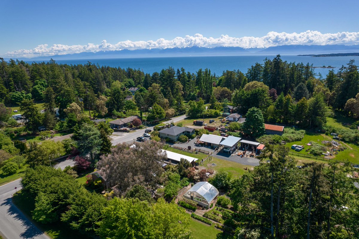 GlynisMacleod's tweet photo. Picturesque 1 acre oasis on the Colwood/Metchosin border. Coming to market tomorrow. https://t.co/eNVxtUTJzu @SothebysHomesSB @CalHenSIR @sothe https://t.co/wvYRSpbxlH