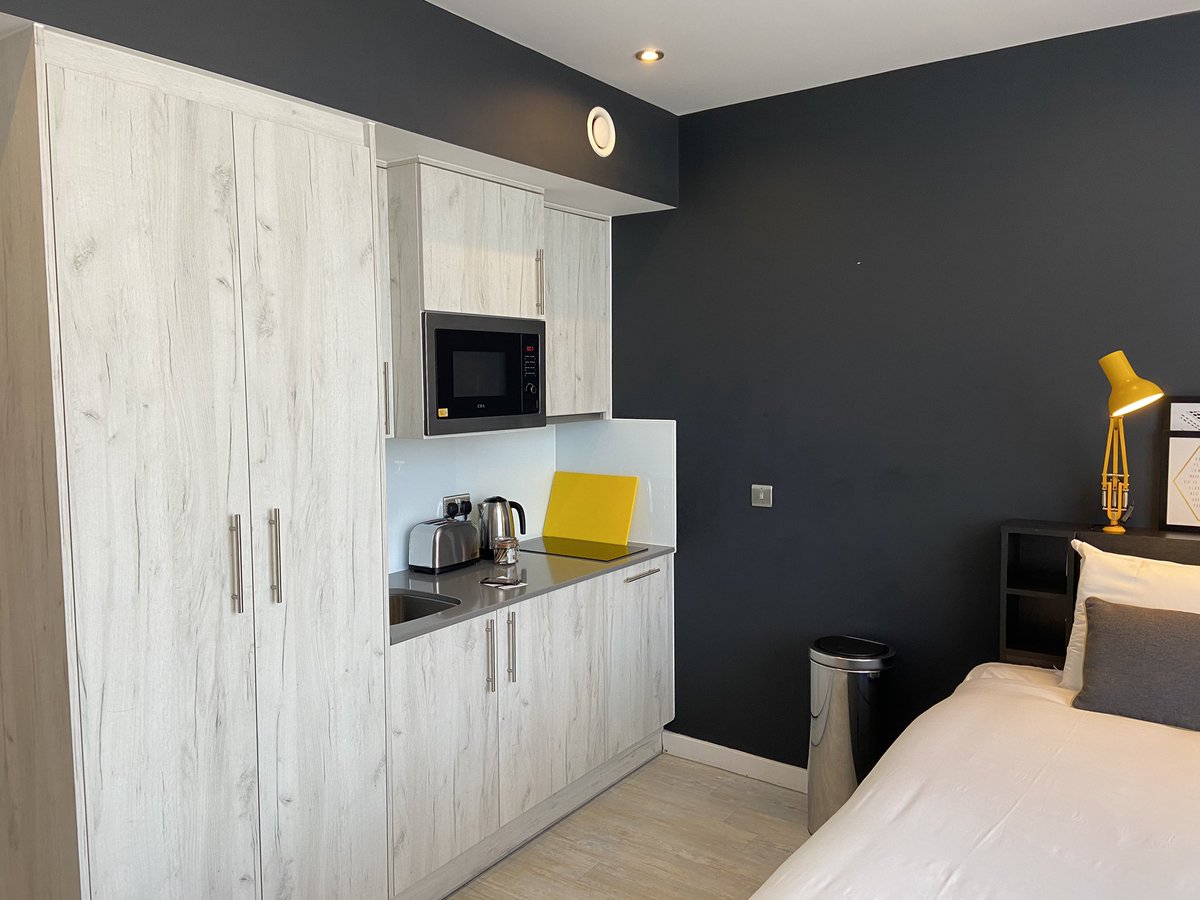 DIB_PatrickG's tweet photo. Lovely room @Staycity Liverpool - Waterfront ahead of the @DIBLiv breakfast event tomorrow! #Staycation #WorkHoliday https://t.co/iYuG9c8Gt9