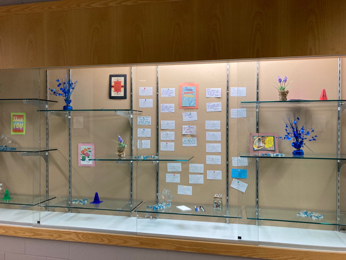 Our awesome #OpportunityCoalition at Brooks created a thoughtful bulletin board where staff can shout out other staff.  #BeBrooks97 #OakPark97 #WeGotUs <a href="/OC_UNITY97/">Opportunity Coalition-UNITY</a>