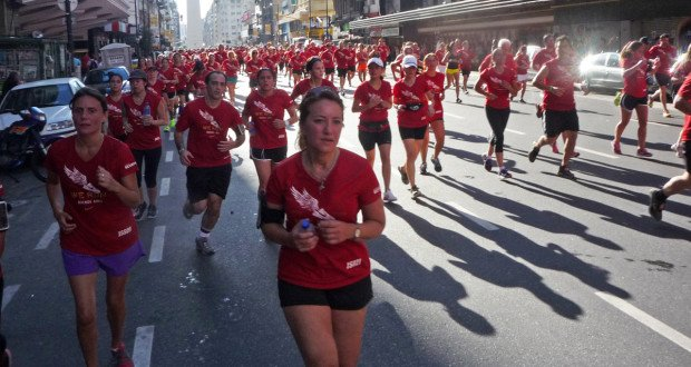 guiakmzero's tweet photo. Para sumarse al boom del running no hay límite de edad 👉https://t.co/57E0r6TGac
Por prescripción médica, por hobby o por pasión, “los adultos mayores”, también corren.
.
#running #sports #Deportes https://t.co/7LhQHceSRp