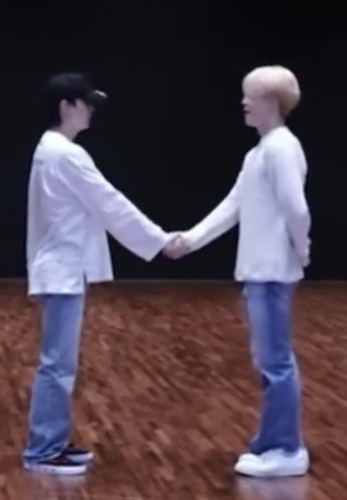 miniflixproject's tweet photo. สวัสดีวันอังคารค่ะ ! #yoonmin https://t.co/UqUlOViuAY