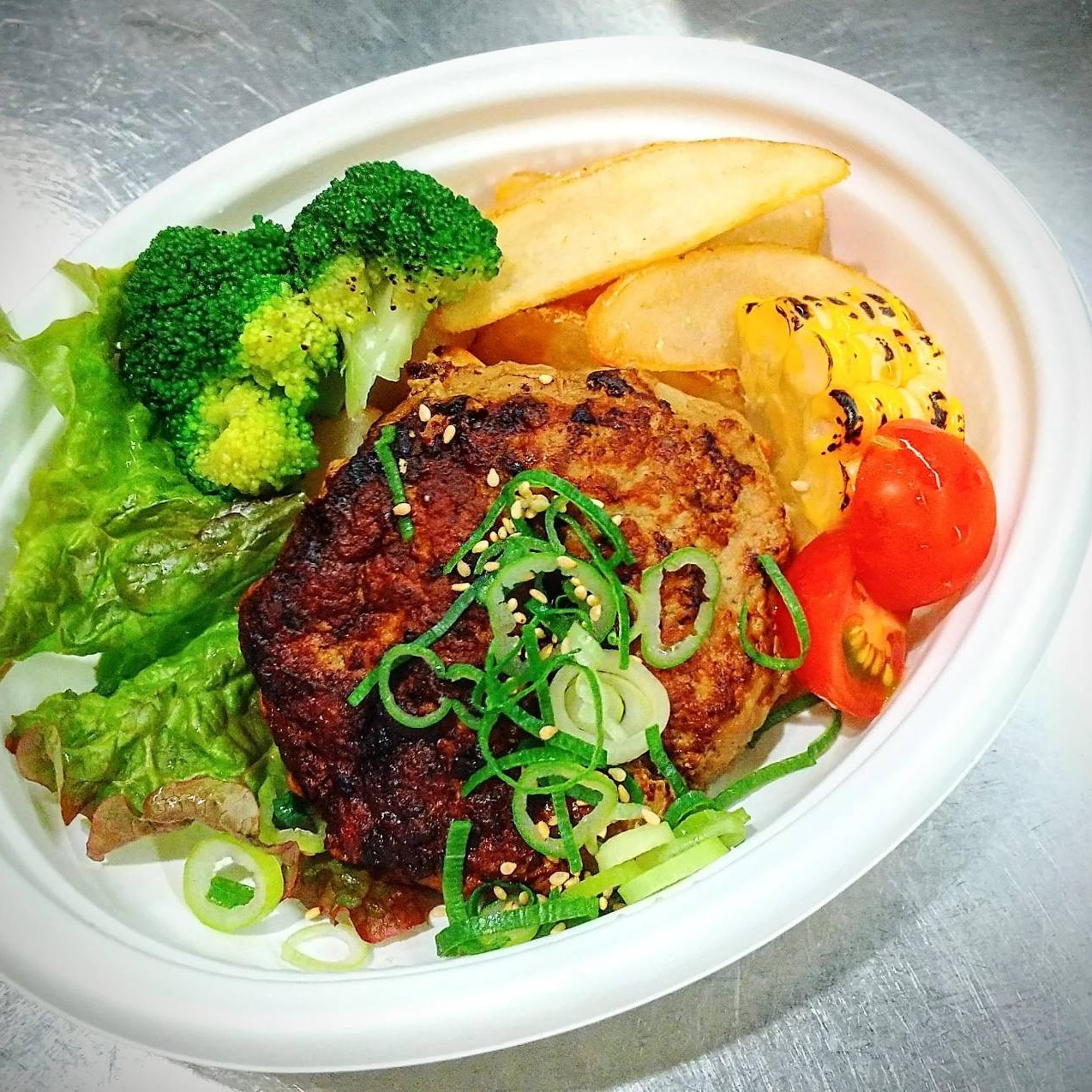 焼肉 ステーキ 岩井 焼肉 ステーキ岩井で人気の 自家製ハンバーグのみの テイクアウトも出来ます 980 焼肉ステーキ岩井 岩井マサユキ 二条城ステーキ 二条城ディナー 堀川丸太町ステーキ 堀川丸太町ディナー 上京区ステーキ 京都ステーキ