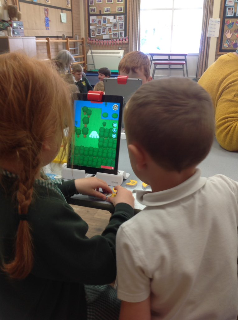 Brackenwood_Inf's tweet photo. Robotic fun with #Himpact Controlling our toys and adding a new word to our 'Knowledge rucksacks!' Brilliant fun! https://t.co/Tw3rz0Ea3Y