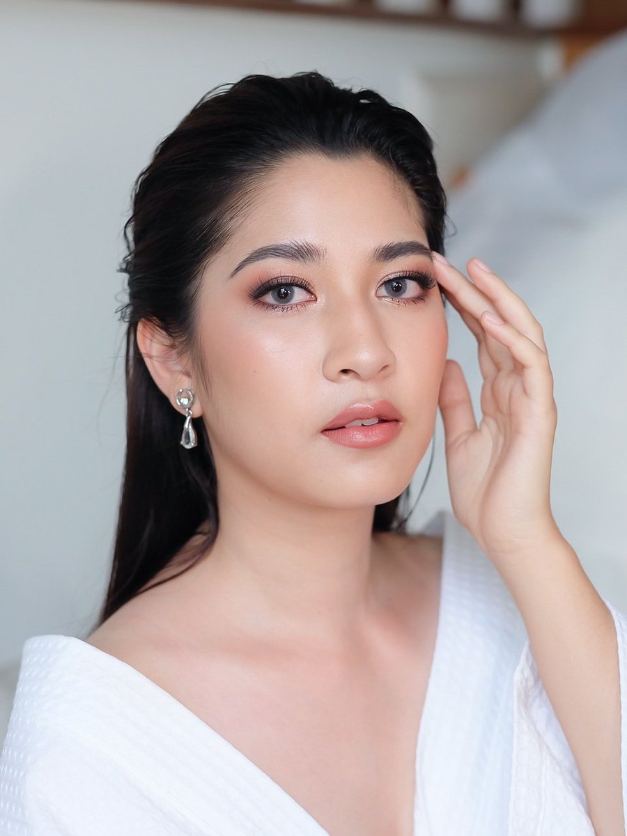 bitoeymua's tweet photo. Soft sweet bridal makeup

Makeup by @bitoeymua

#แต่งหน้าเจ้าสาว #ทีมงานบ้านเจ้าหญิง #bitowymakeup #เจ้าสาว #ทรงผมเจ้าสาว #แต่งหน้า #ช่างแต่งหน้า #birdalmakeup #bridal #potrait #potraitphotography #wedding https://t.co/dvvwufIAXd