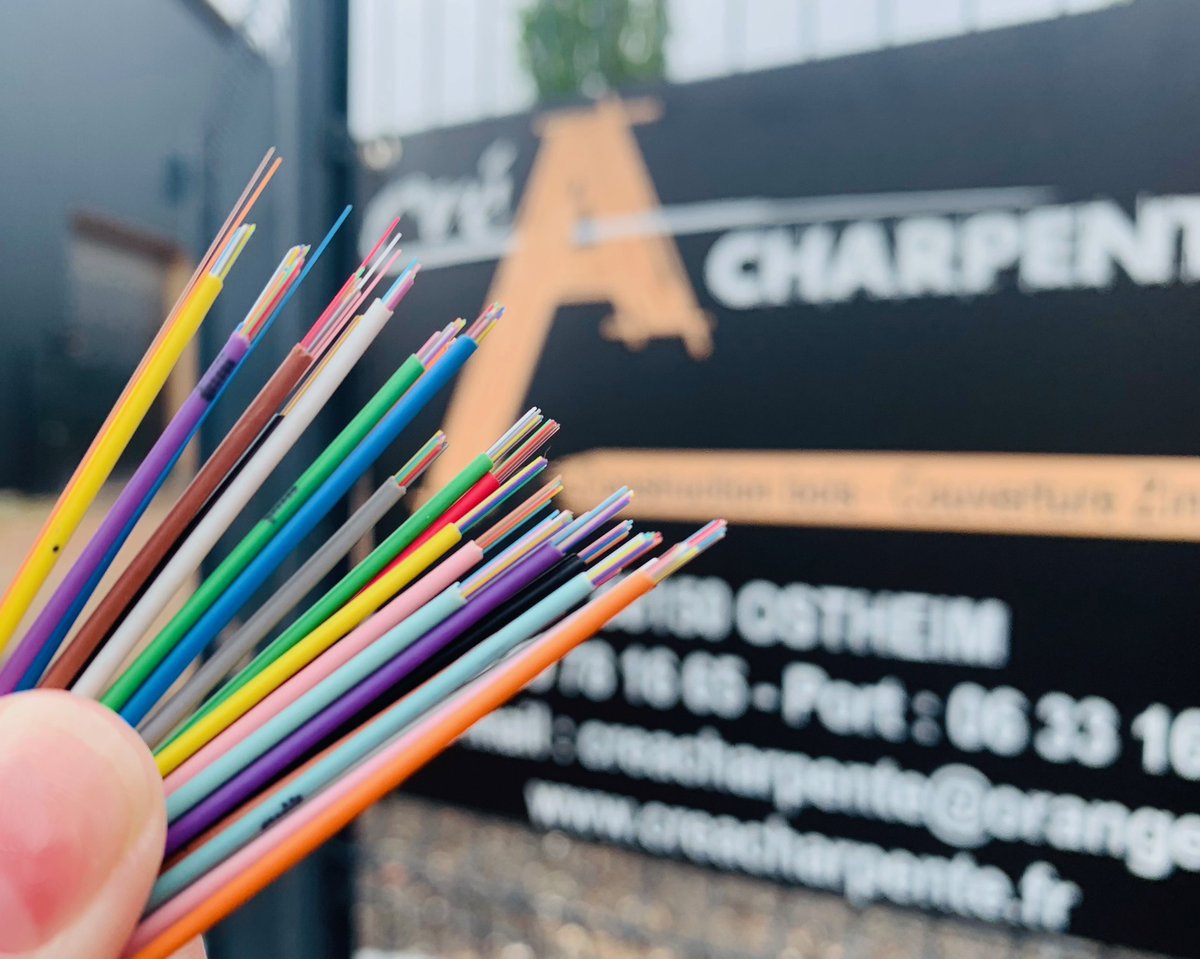lafibreenalsace's tweet photo. [VOUS AVEZ LA FIBRE…] 🎞️🌳du bois !
L’entreprise Créacharpente basée à #Ostheim dans le #hautrhin bénéficie désormais du réseau #fibreoptique! Découvrez le témoignage du gérant, David Umbdenstock dans cette vidéo 👇
https://t.co/imhLRzBUFd
#afondlafibre #témoignageentreprise https://t.co/fBAN0m1DnU