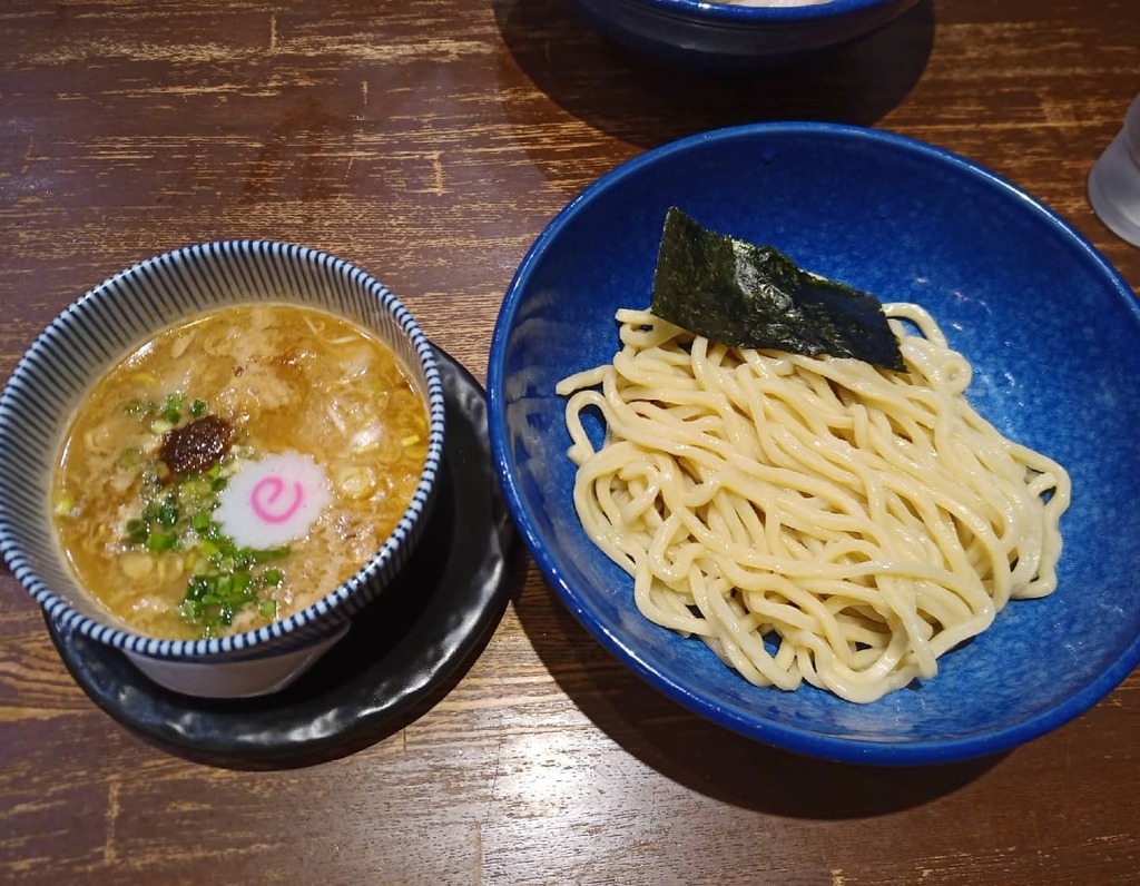 rinden5's tweet photo. 仕事帰りに晩ごはん

#ひたちなか市
#茨城豚骨
#とんこつ家
#つけ麺 https://t.co/hMcqqmxYGs https://t.co/twgHbOKmq8