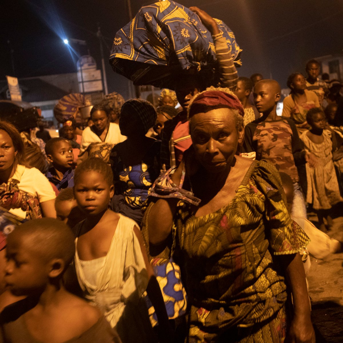 ajplus's tweet photo. Up to 5,000 people in DR Congo are homeless after a volcano erupted, killing at least 32 people and destroying up to 2,500 homes.

Over 100 children were reported missing.

Aftershocks have caused huge cracks in the city of Goma, with worries of more lava flows. https://t.co/tW1zmr5G0m